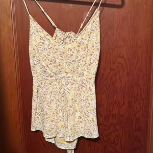 Large Abercrombie Tank NWT